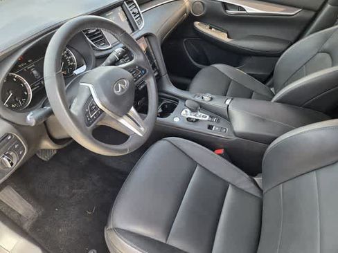 Used 2022 INFINITI QX50 Luxe w/ Appearance Package FWD image 2