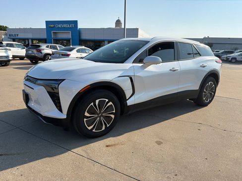 Used 2024 Chevrolet Blazer EV LT AWD/4WD image 7