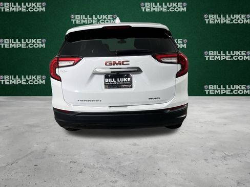 Used 2024 GMC Terrain SLE image 7