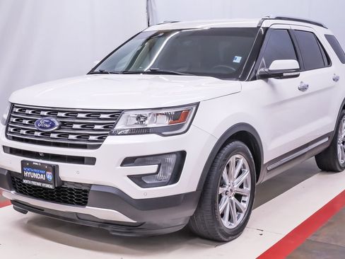 Used 2017 Ford Explorer Limited image 1