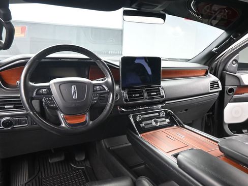 Used 2020 Lincoln Navigator L Reserve w/ Equipment Group 208A Reserve image 19