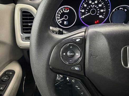 Used 2018 Honda HR-V EX image 26