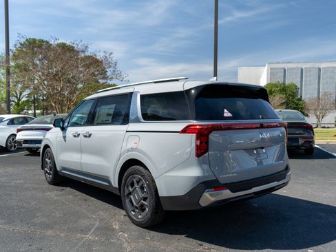New 2026 Kia Carnival SX FWD image 6