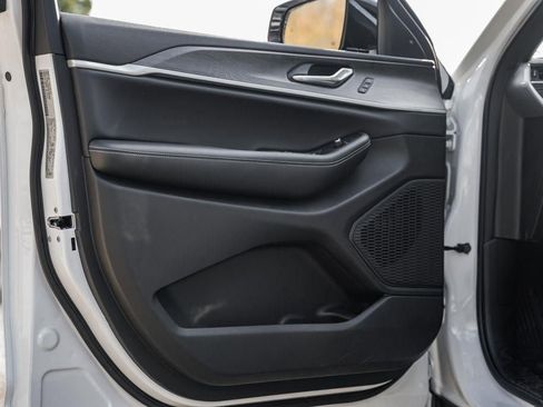 New 2025 Jeep Grand Cherokee Limited w/ MOPAR Finishing Package image 34