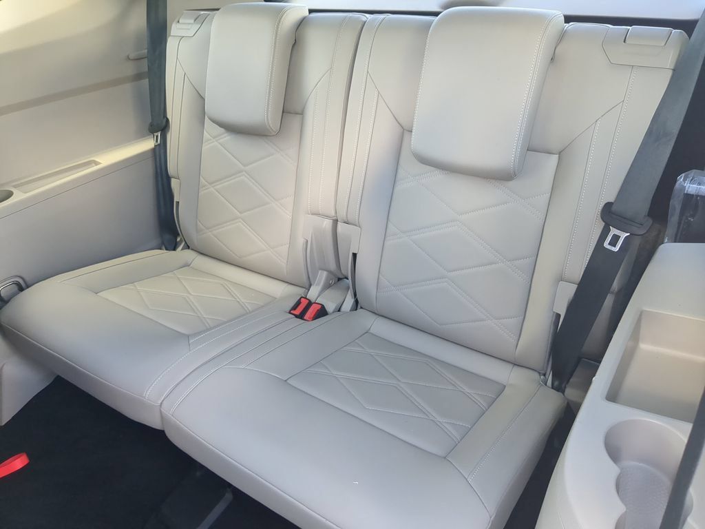 Certified 2024 Volkswagen Atlas SE FWD image 17