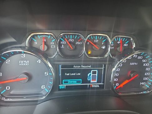 Used 2018 Chevrolet Suburban LT RWD image 13