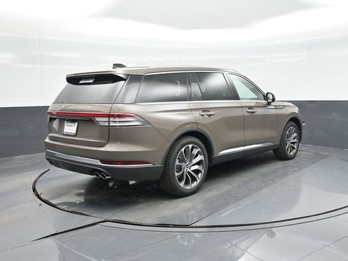 New 2026 Lincoln Aviator Reserve image 7