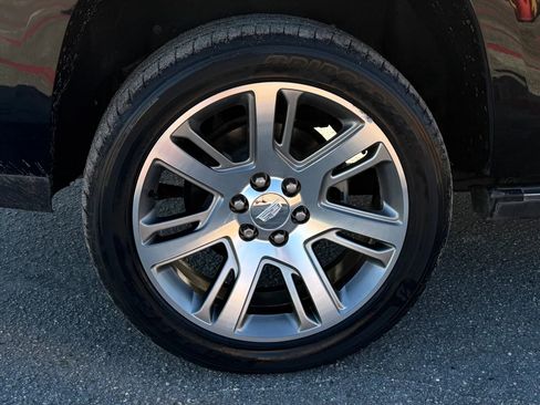 Used 2015 Cadillac Escalade Premium image 25