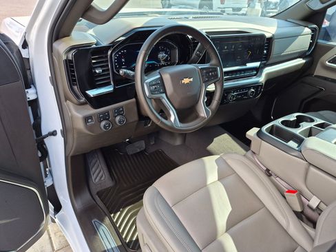 Used 2025 Chevrolet Silverado 3500 LTZ AWD/4WD image 14