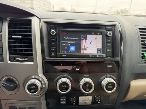 Used 2016 Toyota Sequoia Platinum image 25