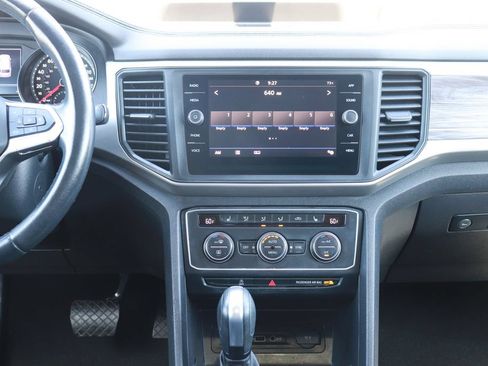 Used 2020 Volkswagen Atlas Cross Sport SE FWD image 15