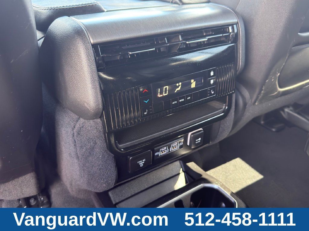 Used 2025 Jeep Wagoneer Series II RWD image 21