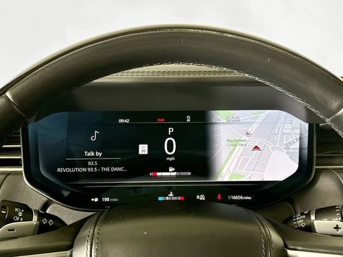 Used 2023 Land Rover Range Rover SE image 10