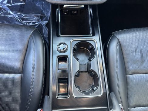 Used 2022 Lincoln Corsair AWD w/ Premium Package image 15