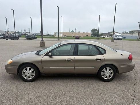 Used 2003 Ford Taurus SEL FWD image 3