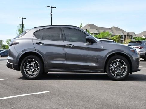 Used 2022 Alfa Romeo Stelvio Ti image 13