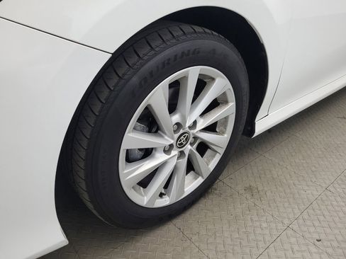 Used 2021 Toyota Camry LE FWD image 31