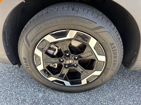 Certified 2025 Hyundai Santa Fe SEL FWD image 10