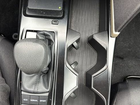 Used 2025 Toyota Camry LE image 29