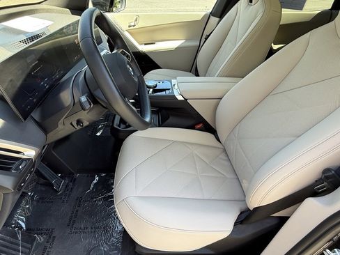 Used 2025 BMW iX xDrive50 image 21