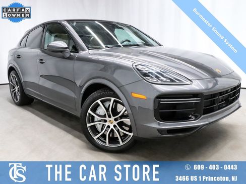 Used 2022 Porsche Cayenne Turbo image 1