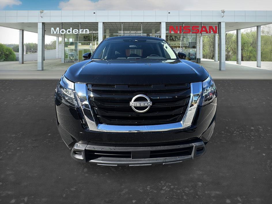Certified 2025 Nissan Pathfinder SV FWD image 8