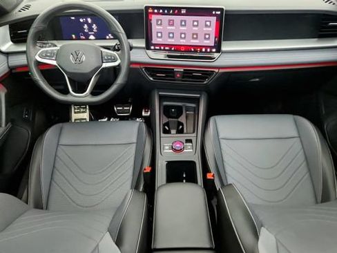 Used 2025 Volkswagen Tiguan SE R-Line FWD image 56