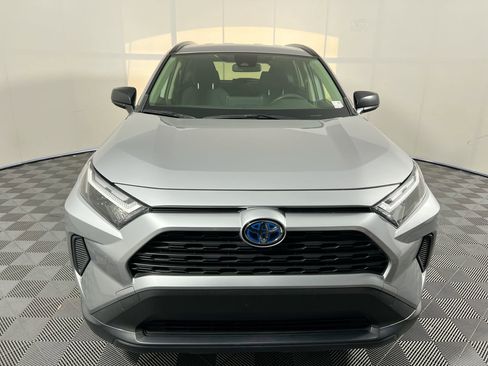 Used 2023 Toyota RAV4 LE AWD/4WD image 8