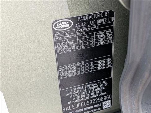 Used 2024 Land Rover Defender 130 S image 28