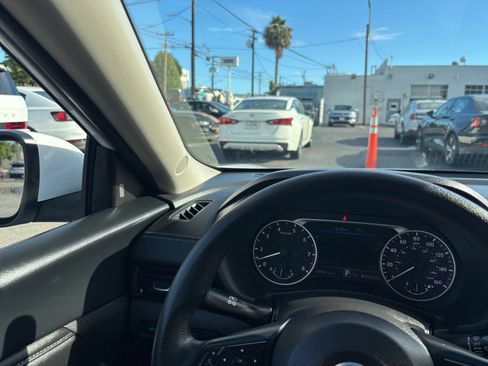 Used 2025 Nissan Sentra SV FWD image 33