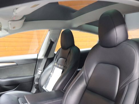 Used 2022 Tesla Model 3 image 25