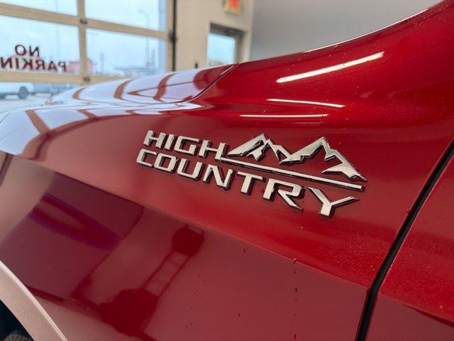Used 2023 Chevrolet Suburban High Country w/ Advanced Technology Package AWD/4WD image 14