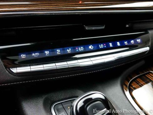 Used 2023 Cadillac Escalade Premium Luxury w/ Performance Package AWD/4WD image 29