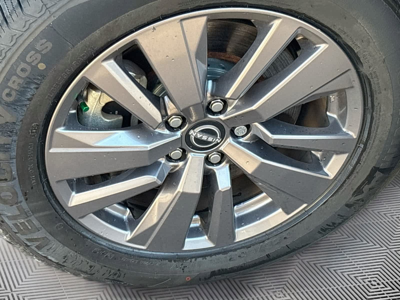 Used 2023 Nissan Pathfinder S FWD image 29