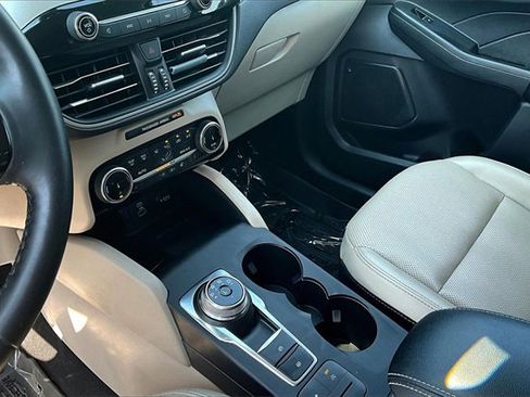 Used 2022 Ford Escape SEL w/ Technology Package image 18