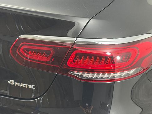 Used 2023 Mercedes-Benz GLC 300 4MATIC Coupe image 27