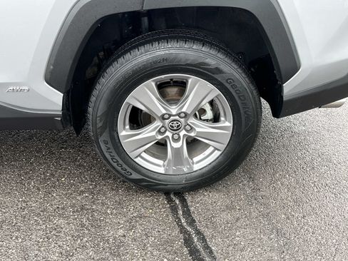 Used 2025 Toyota RAV4 LE AWD/4WD image 7