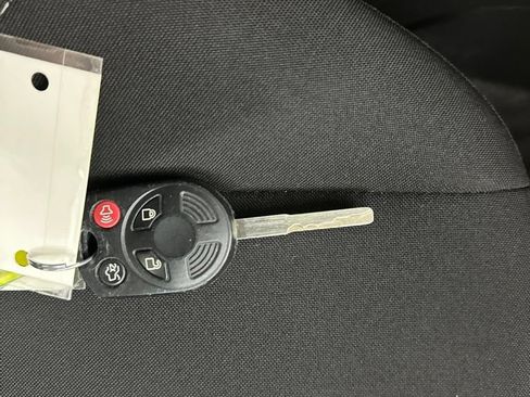 Used 2018 Ford Focus SE w/ SE Appearance Package FWD image 37