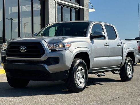 Used 2020 Toyota Tacoma SR image 5