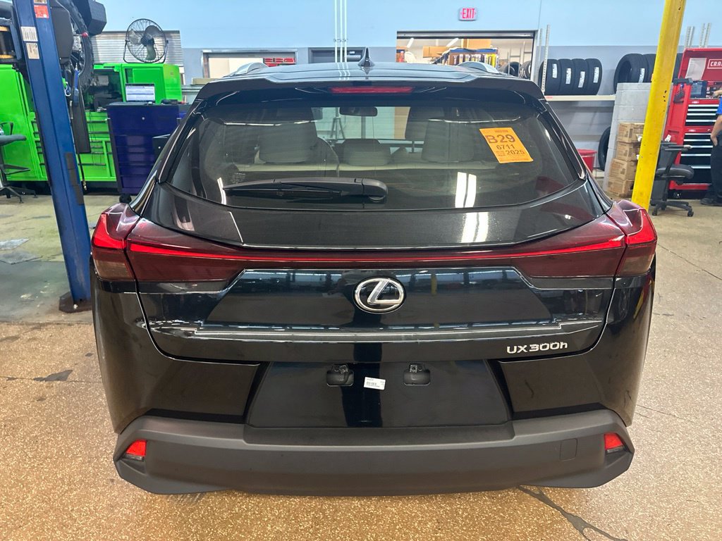 Used 2025 Lexus UX 300h FWD w/ Accessory Package (Z2) image 4