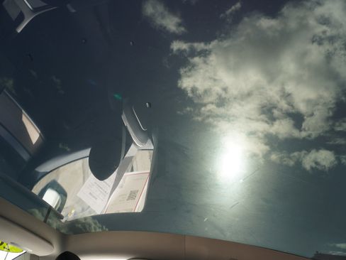 Used 2022 Tesla Model Y Performance image 15