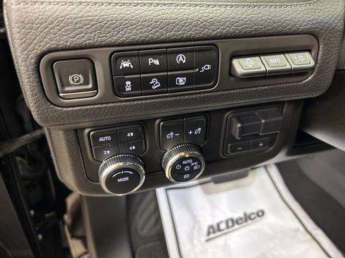 Used 2022 GMC Yukon Denali w/ Max Trailering Package image 16