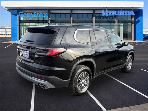 Used 2025 GMC Acadia Elevation image 2