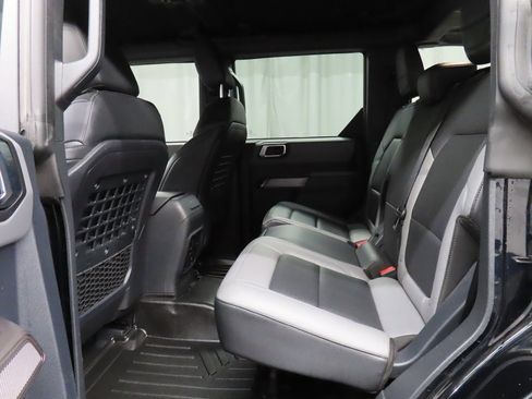 Used 2021 Ford Bronco Black Diamond image 10