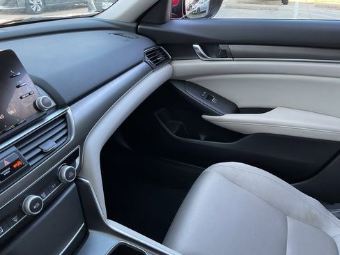 Used 2018 Honda Accord LX image 32