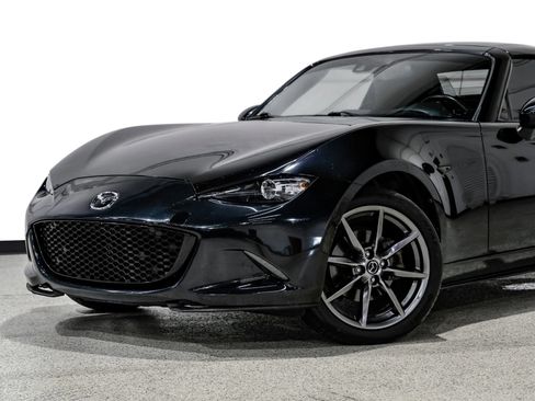 Used 2018 MAZDA MX-5 Miata RF Grand Touring RWD image 12