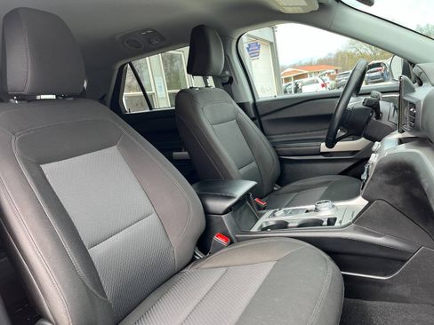 Used 2023 Ford Explorer XLT AWD/4WD image 11