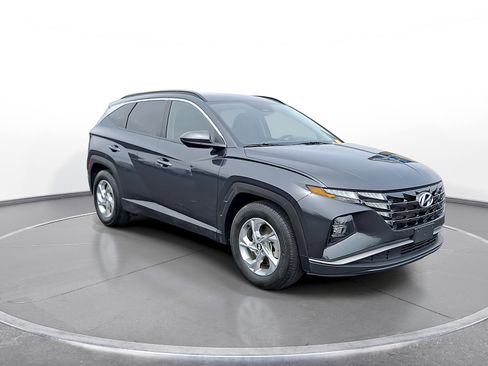 Used 2024 Hyundai Tucson SEL FWD image 2