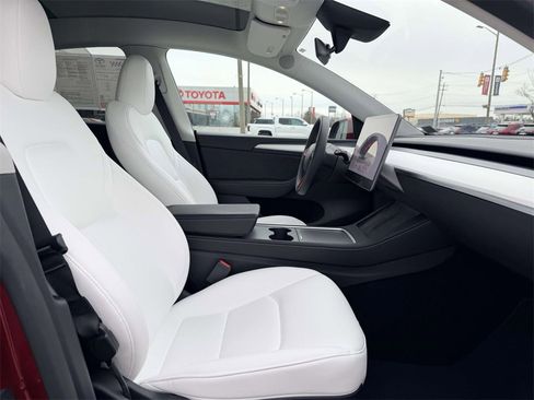 Used 2024 Tesla Model Y Long Range image 12