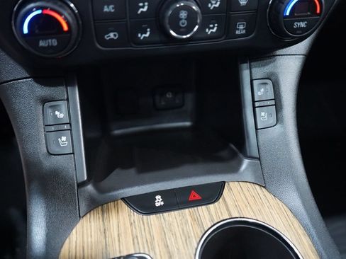 Used 2017 GMC Acadia Denali w/ Technology Package AWD/4WD image 31